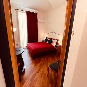 Camera con letto king size